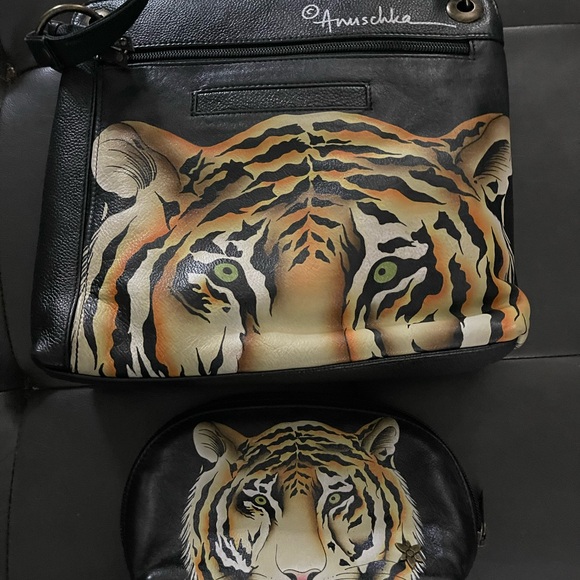 Anuschka Black Tiger Shoulder Bag - Picture 2 of 5